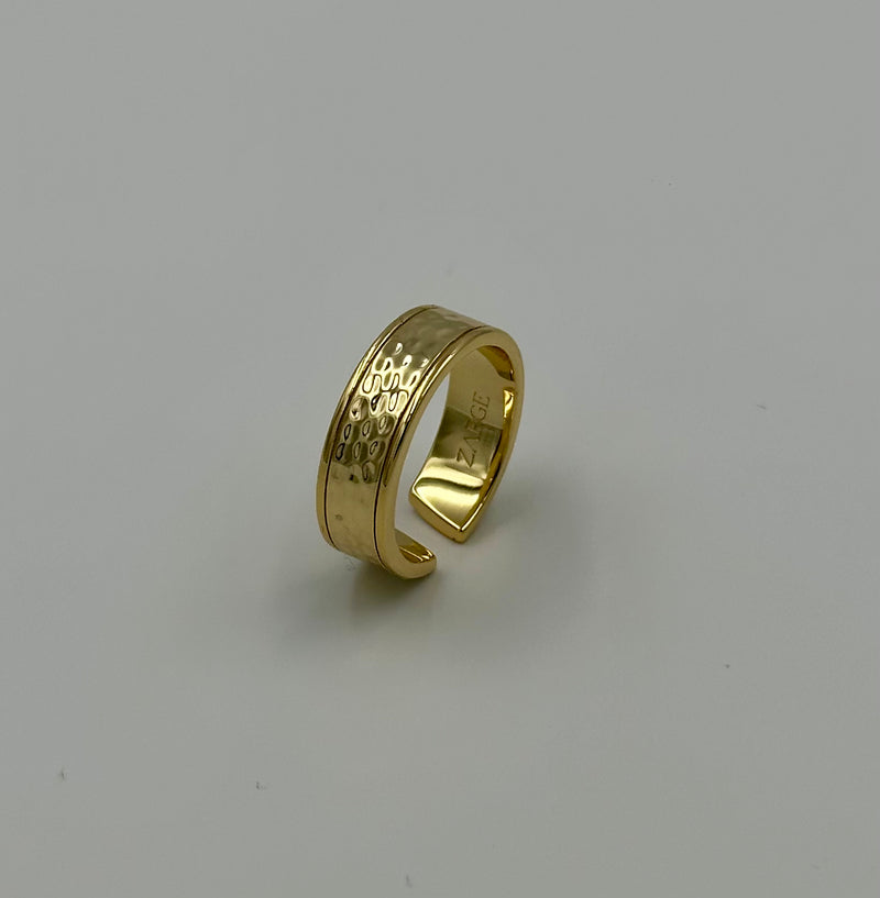 Martellata - Hammered Ring (Gold)