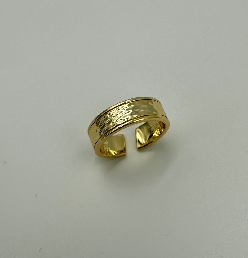 Martellata - Hammered Ring (Gold)